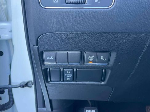 Used 2017 INFINITI QX80 Limited image 31