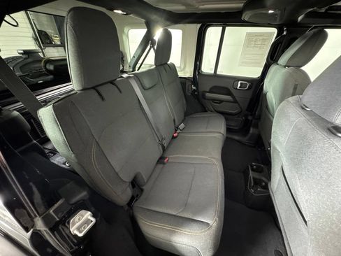 Certified 2025 Jeep Wrangler Unlimited Sahara AWD/4WD image 34