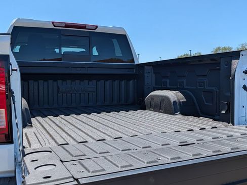 New 2026 GMC Sierra 1500 SLT w/ SLT Premium Plus Package AWD/4WD image 32