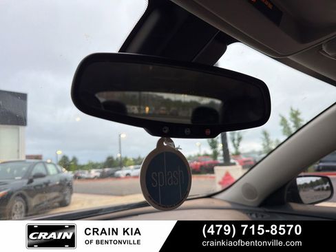 Used 2015 Chevrolet Malibu LT FWD image 22