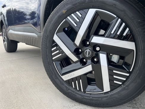 New 2026 Nissan Kicks SV image 7