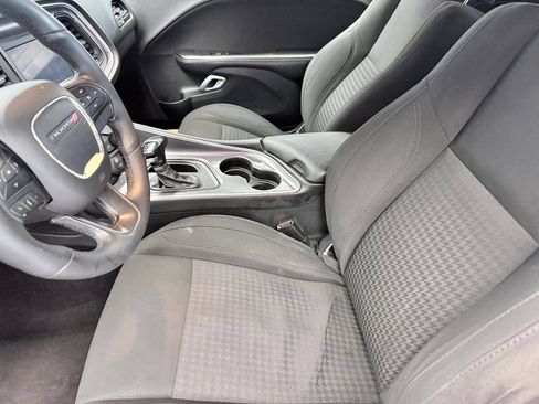 Used 2018 Dodge Challenger R/T RWD image 10