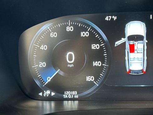 Used 2017 Volvo V90 T6 Cross Country image 19