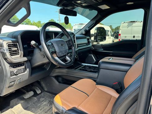 Used 2024 Ford F250 Platinum AWD/4WD image 10