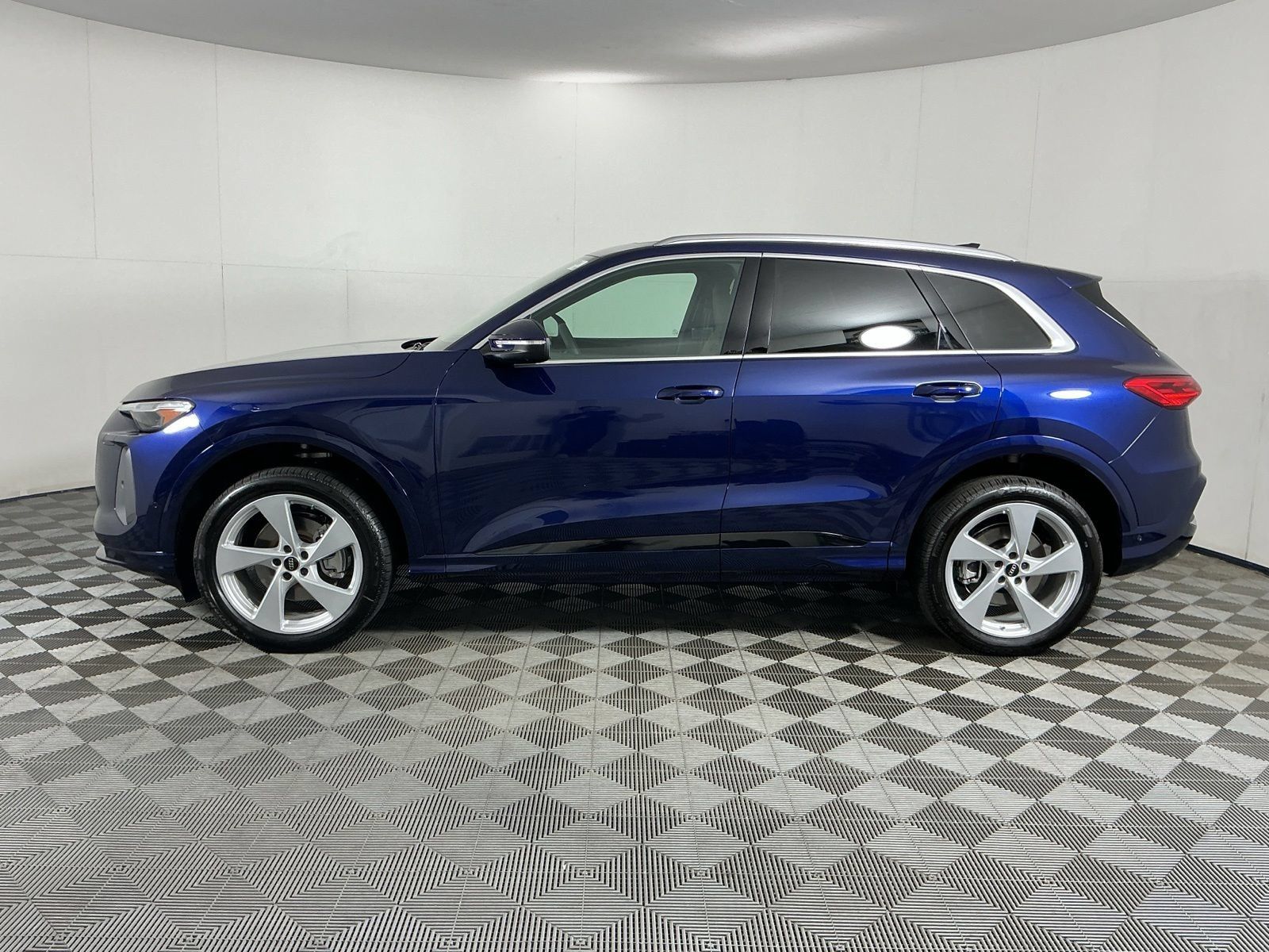 New 2026 Audi Q5 Premium Plus AWD/4WD image 4