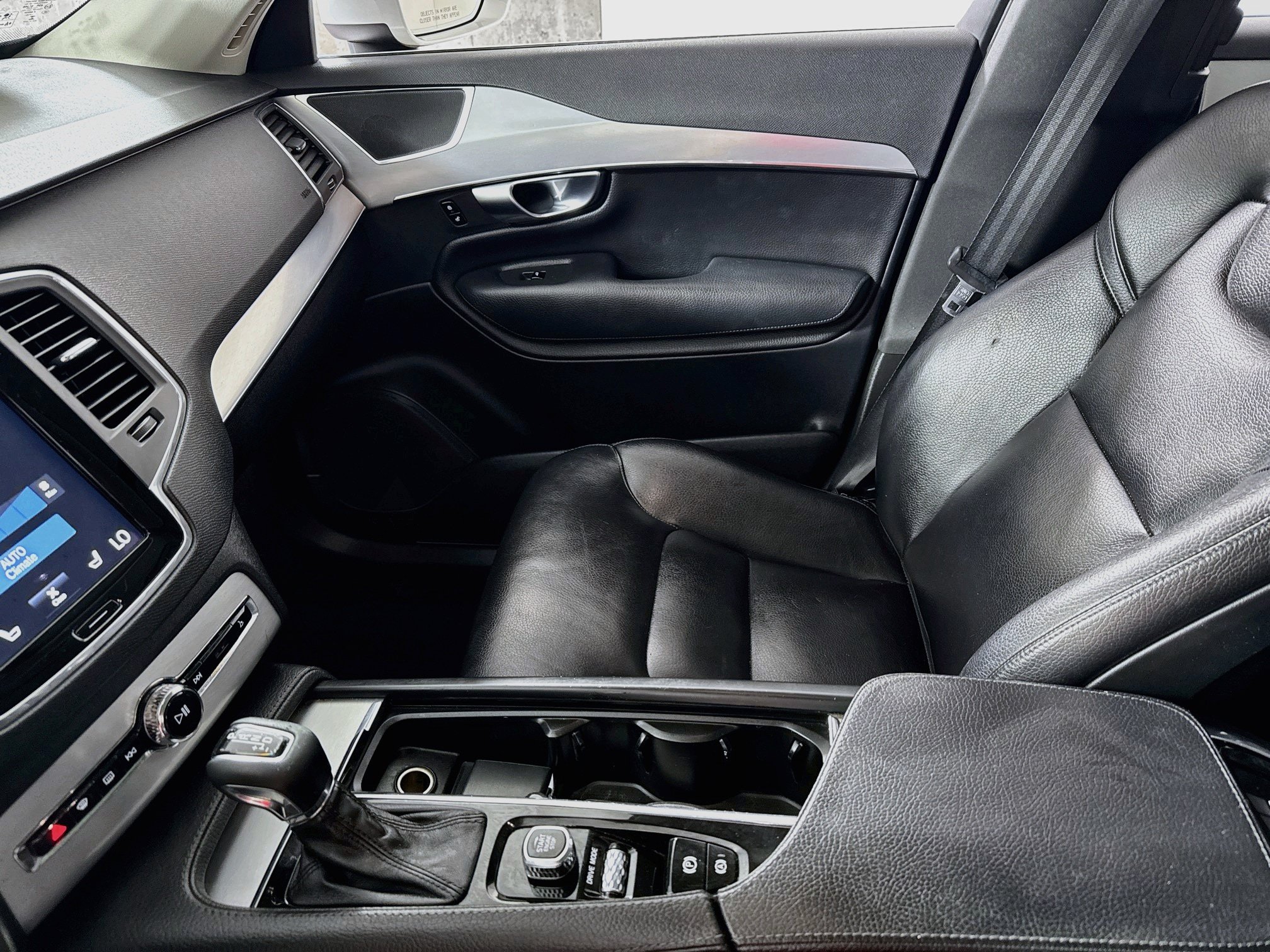Used 2018 Volvo XC90 T5 Momentum w/ Convenience Package AWD/4WD image 25