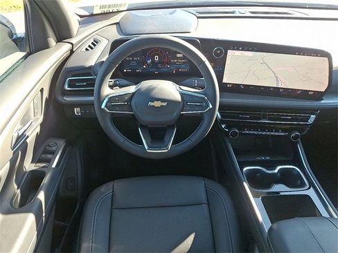 New 2026 Chevrolet Traverse LT image 8