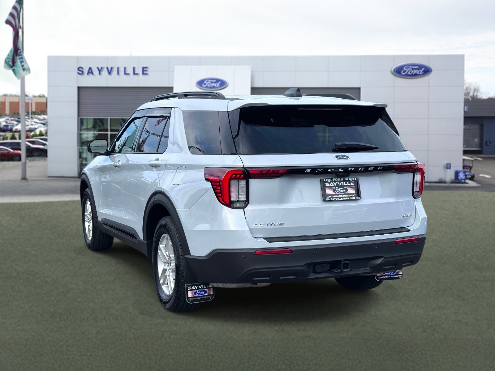 Used 2026 Ford Explorer Active AWD/4WD image 4