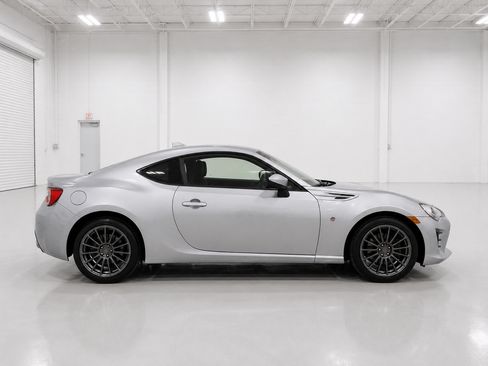 Used 2020 Toyota 86 RWD image 6