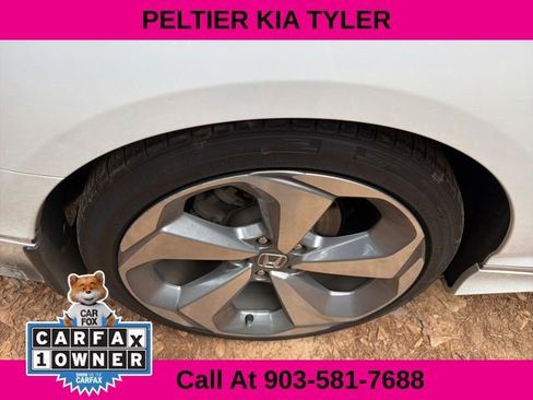 Used 2018 Honda Accord Touring image 13