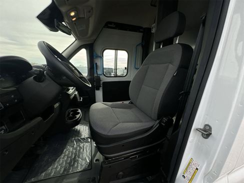 Used 2024 RAM ProMaster 3500 w/ Delivery Van Package image 16