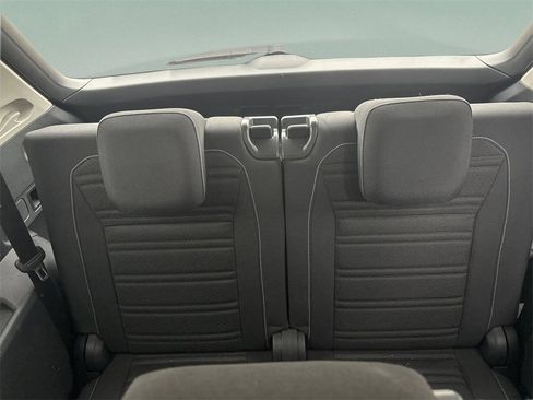 Used 2022 Volkswagen Tiguan S image 15