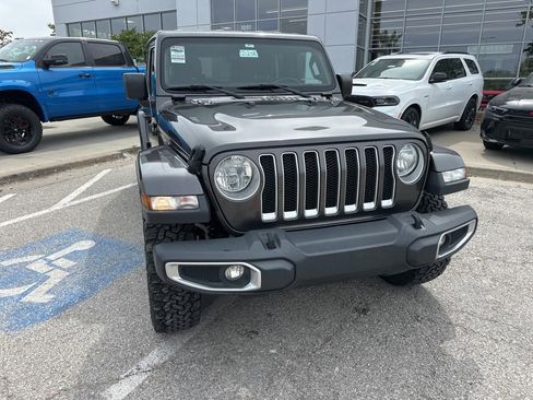 Used 2019 Jeep Wrangler Unlimited Sahara image 8
