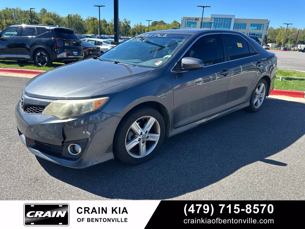 Used 2012 Toyota Camry SE FWD image 2