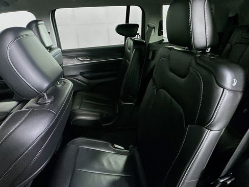 Used 2023 Jeep Grand Cherokee L Limited w/ Trailer Tow Group (B) image 28