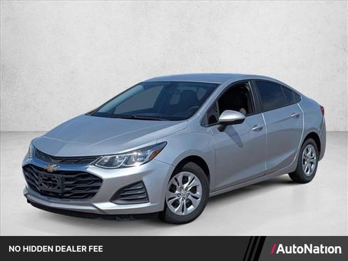Used 2019 Chevrolet Cruze LS FWD image 1