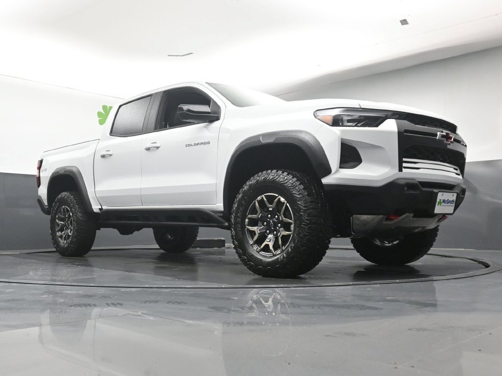 New 2026 Chevrolet Colorado ZR2 w/ Technology Package AWD/4WD image 29