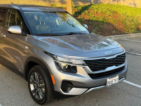 Used 2022 Kia Seltos LX image 6