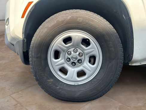 Used 2022 Nissan Frontier S RWD image 14