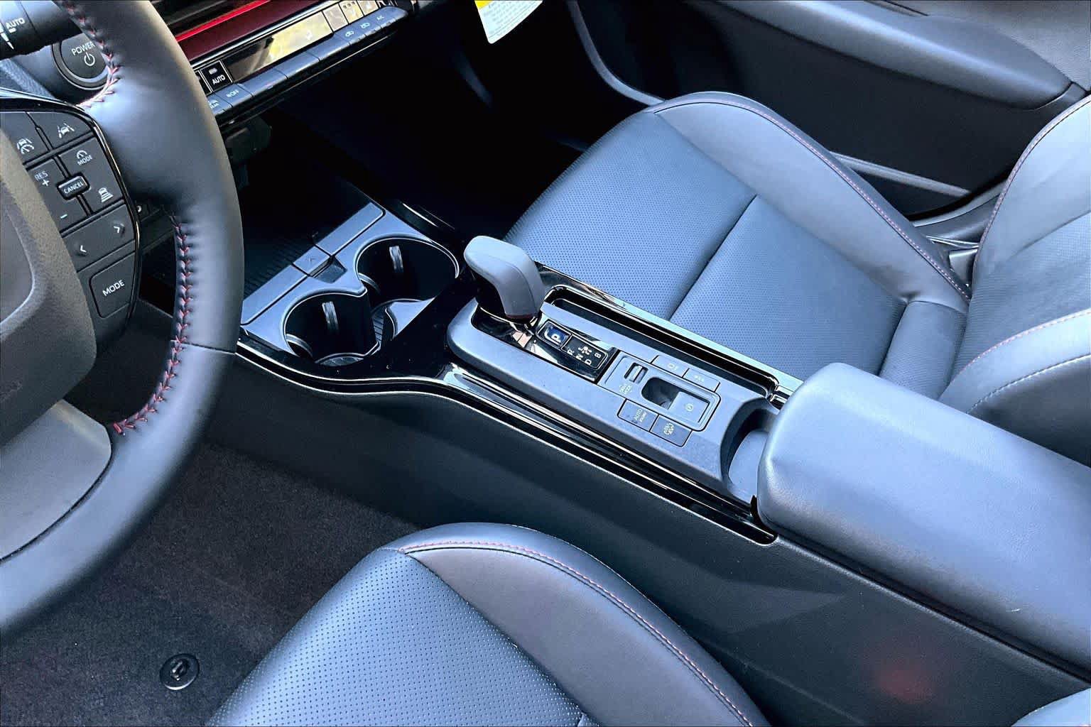 Used 2026 Toyota Prius Plug-In Hybrid FWD image 17