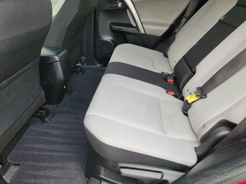 Used 2018 Toyota RAV4 XLE w/ Convenience Package image 29