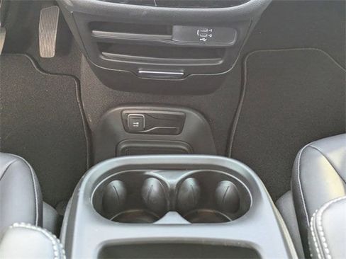 New 2026 Chrysler Pacifica Select image 20