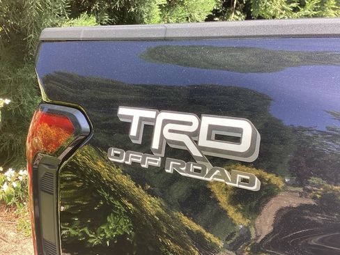 Certified 2025 Toyota Tacoma SR5 AWD/4WD image 8