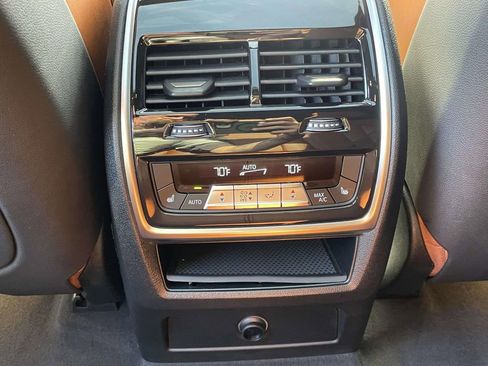 Used 2022 BMW X5 M50i image 13