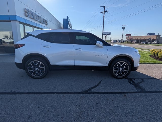 Used 2024 Chevrolet Blazer Premier w/ Enhanced Convenience Package FWD image 2