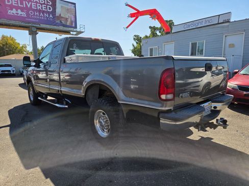 Used 2002 Ford F250 Lariat image 2