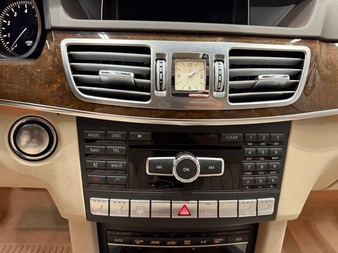 Used 2014 Mercedes-Benz E 350 4MATIC Sedan image 51