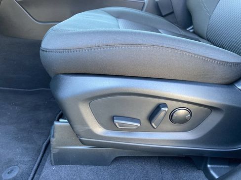 Used 2024 Ford Explorer XLT RWD image 33