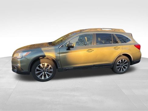Used 2016 Subaru Outback 2.5i Limited image 2
