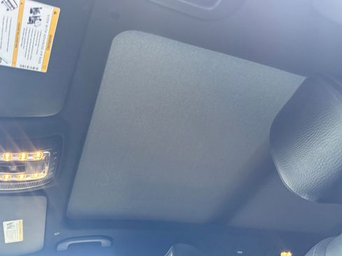 Used 2022 Mercedes-Benz GLS 450 4MATIC image 45