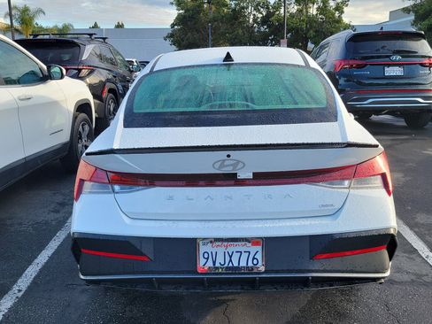 Used 2025 Hyundai Elantra SEL FWD image 5