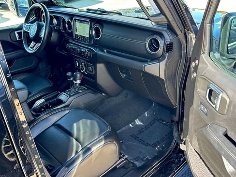 Used 2022 Jeep Wrangler Unlimited Sahara w/ Cold Weather Group image 25