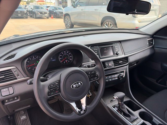 Used 2017 Kia Optima LX w/ Option Group 014 FWD image 7