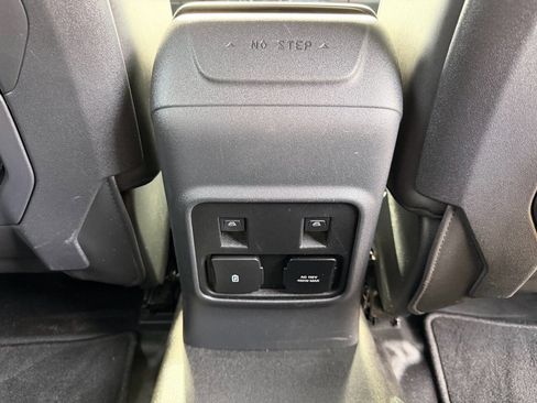 Used 2023 Ford Bronco Everglades image 29