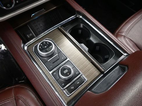 Used 2022 Ford Expedition Limited image 14