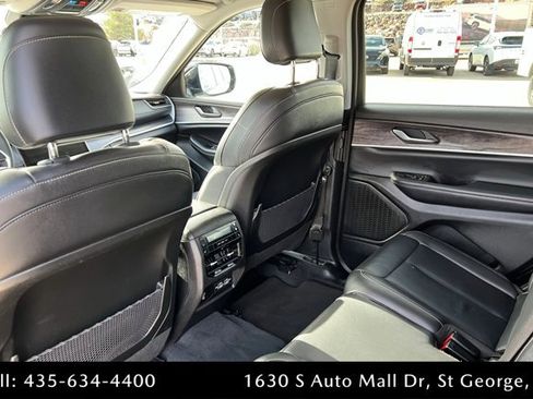 Used 2023 Jeep Grand Cherokee L Limited image 19