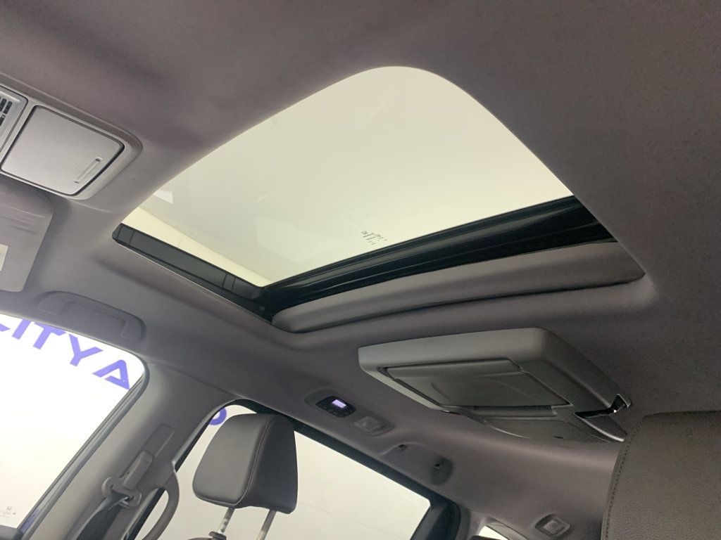 Used 2020 Honda Odyssey Elite image 25