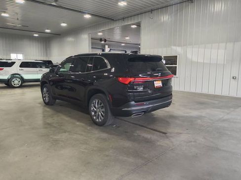 Used 2025 Buick Enclave Preferred AWD/4WD image 6