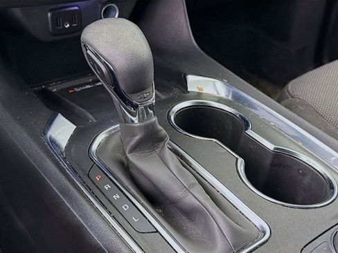 Used 2022 Chevrolet Traverse LT image 18