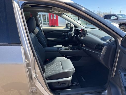 New 2026 Nissan Rogue Platinum w/ Platinum Premium Package AWD/4WD image 32