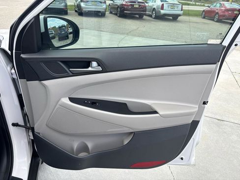 Used 2017 Hyundai Tucson SE FWD image 25