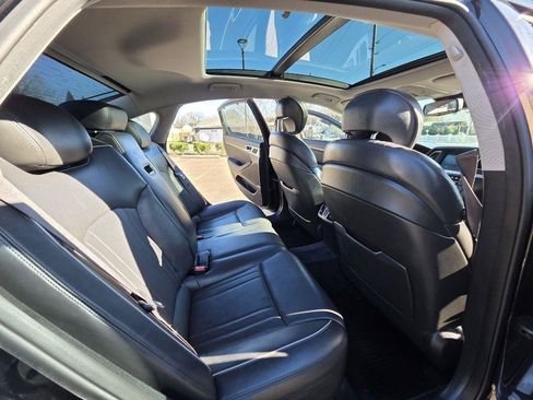Used 2015 Hyundai Genesis 5.0 w/ Option Group 05 image 17