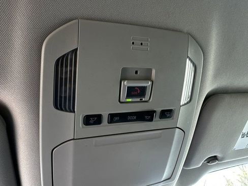 Used 2023 Toyota Highlander L image 30