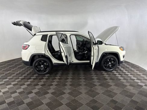 Used 2020 Jeep Compass Latitude w/ Cold Weather Group AWD/4WD image 13