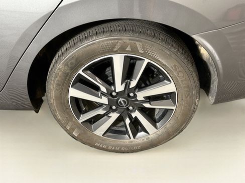 Used 2025 Nissan Versa SV FWD image 11