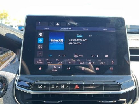 Used 2024 Jeep Compass Latitude w/ Altitude Special Edition image 18